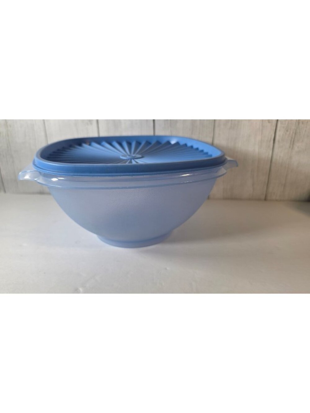 VINTAGE TUPPERWARE COUNTRY BLUE SERVALIER BOWL 836 8 CUP & 837 SUNBURST LID SEAL